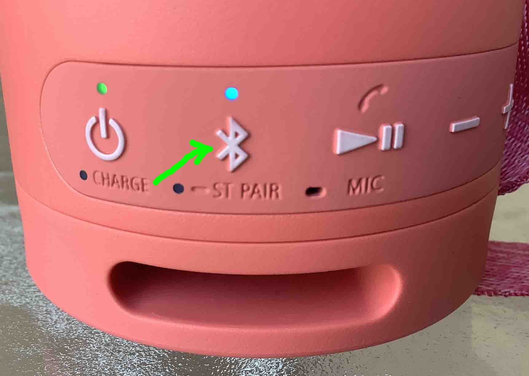 Picture of the Sony SRS XB13 -Bluetooth- button.