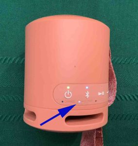 Picture of the Sony SRS XB13 -ST Pair- lamp glowing.