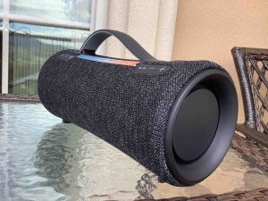 Picture of the front right view of the XG300.