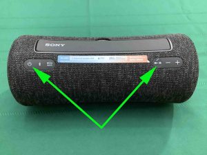 Picture of the -Power- and -Play Pause Phone- buttons.