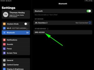 Screenshot of the Sony SRS XG300 showing as Discovered on iPadOS.