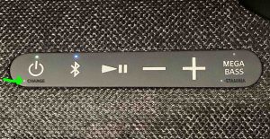 Picture of the dark -CHARGE- lamp on the Sony SRS XG500 boombox speaker.