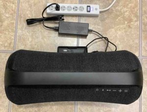 Picture of the XG500 speaker on the charge.