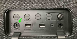 Picture of the 20 volt DC input port on the back of the speaker.