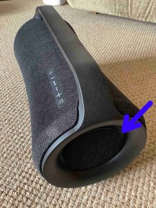 Picture of the Sony SRS XG500 right end view, showing the dark party lights.