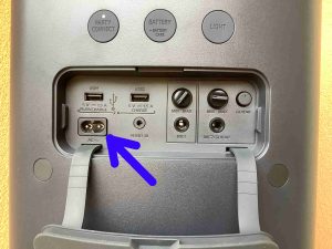 Picture of the AC power input port on the back of the Sony SRS XP500 speaker.