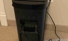 Picture of the back of the Sony SRS SP500 speaker as it charges.