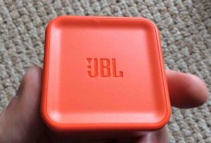 Picture of the JBL USB power supply adapter front.